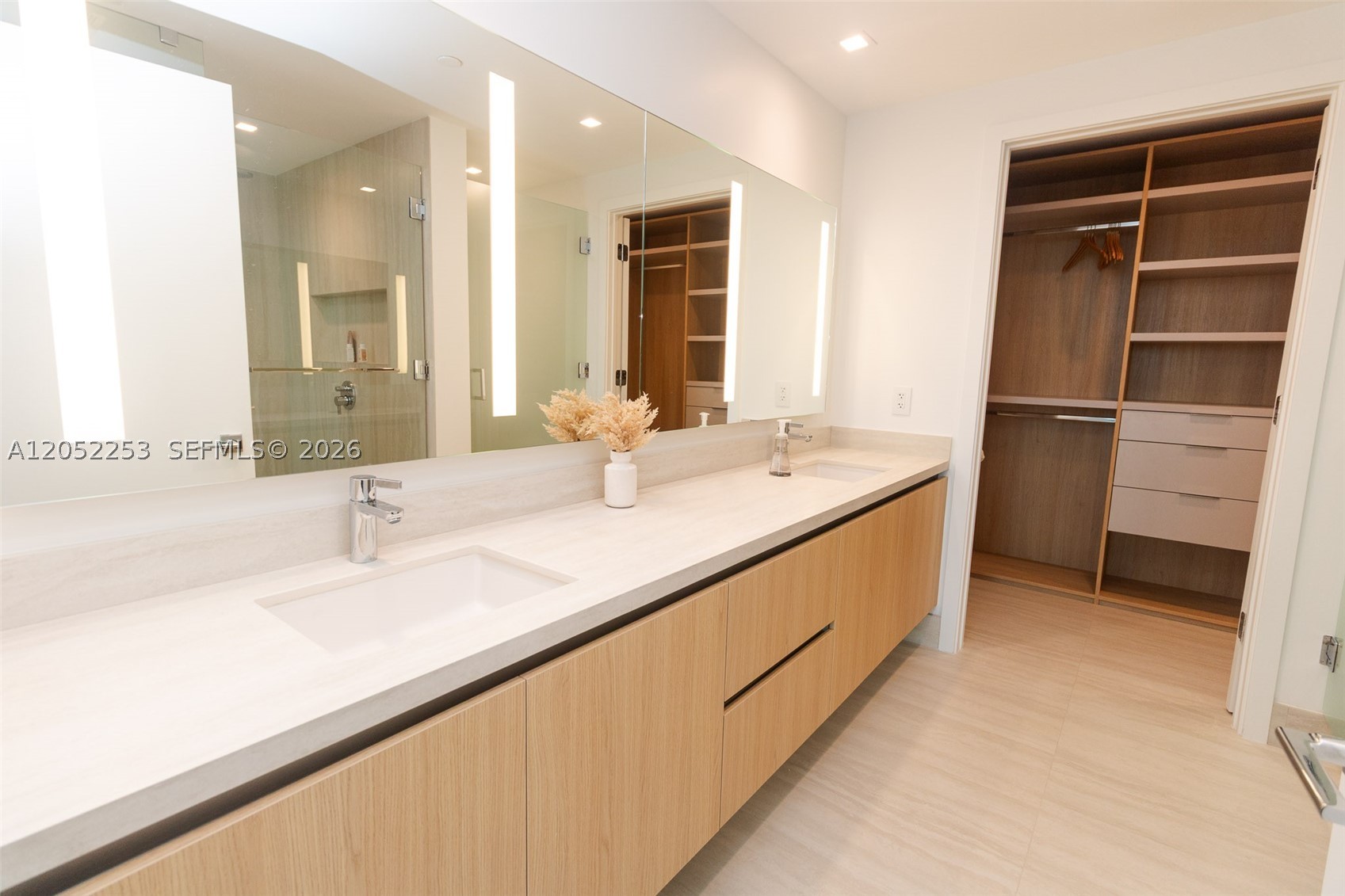 2411 Laguna Circle #1704, North Miami FL 33181