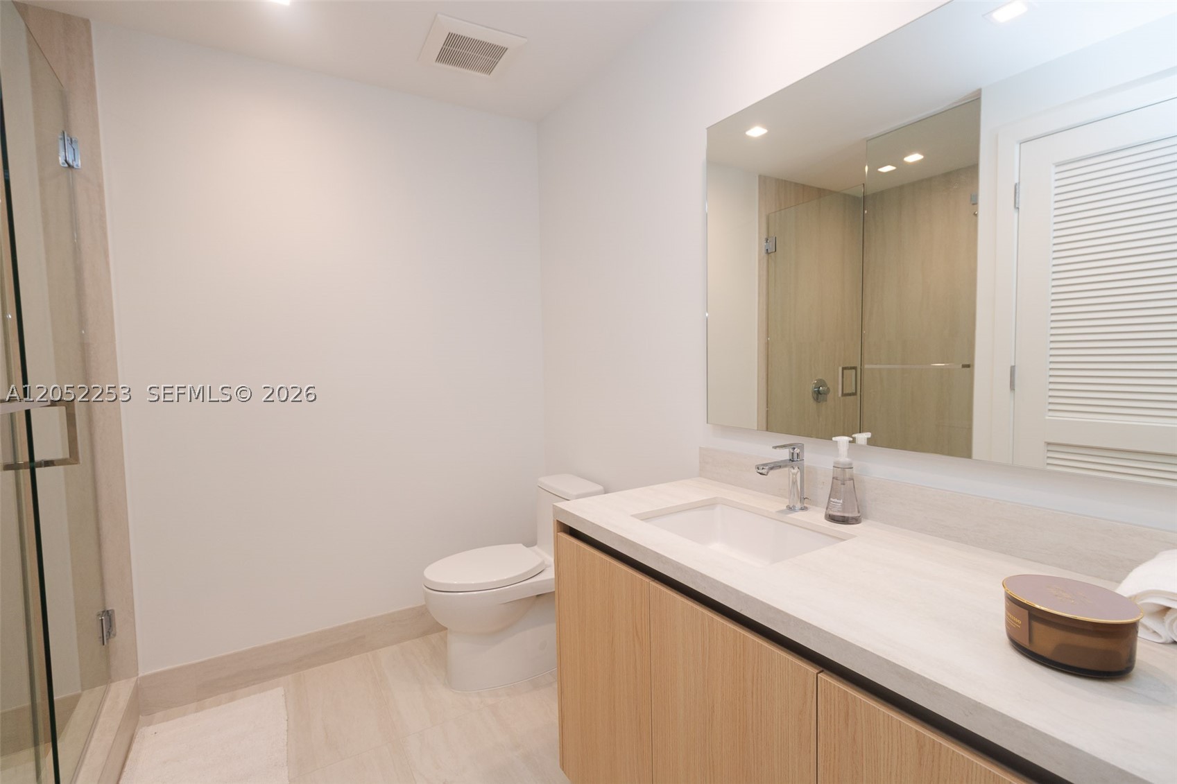 2411 Laguna Circle #1704, North Miami FL 33181