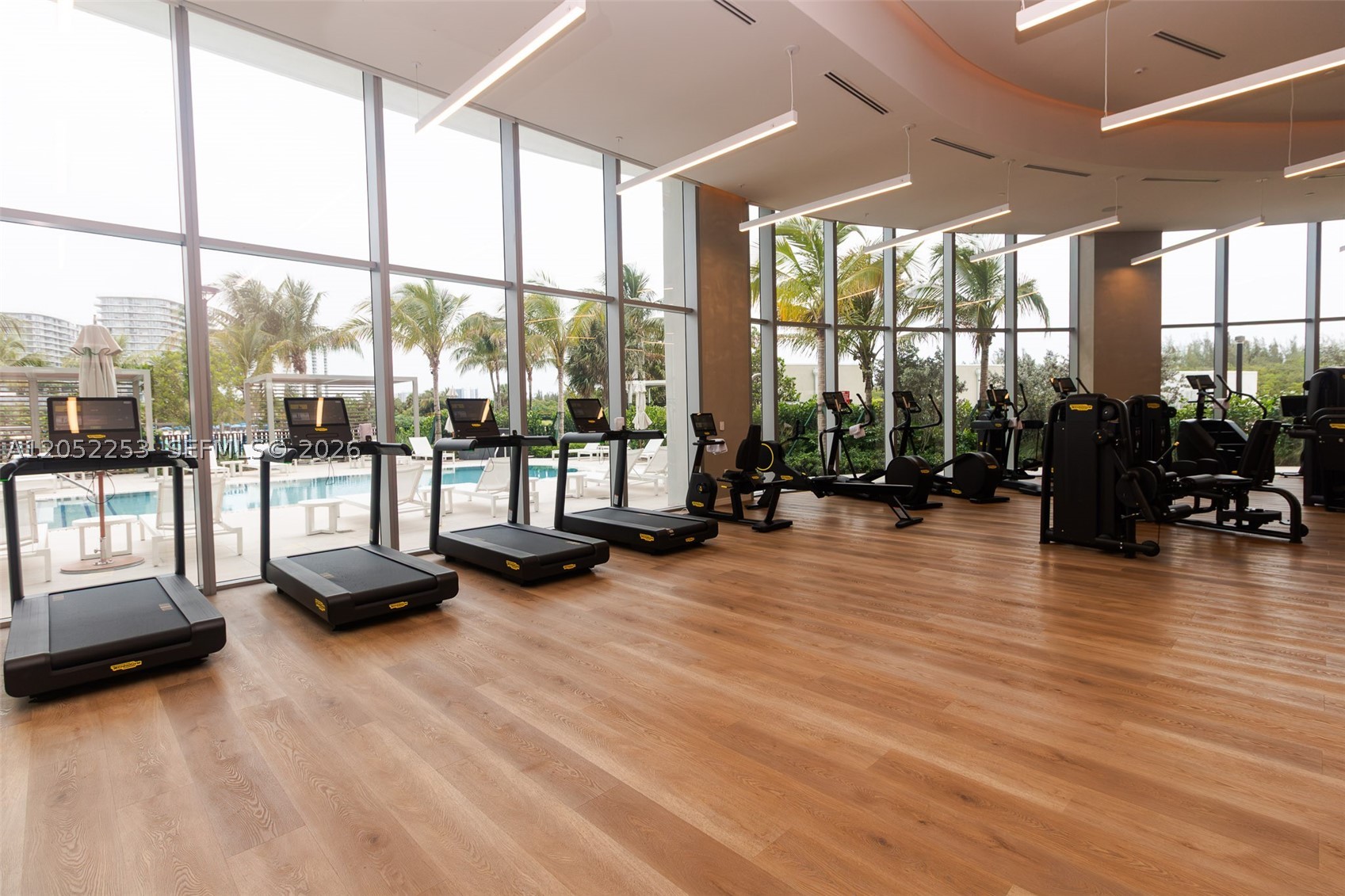 2411 Laguna Circle #1704, North Miami FL 33181