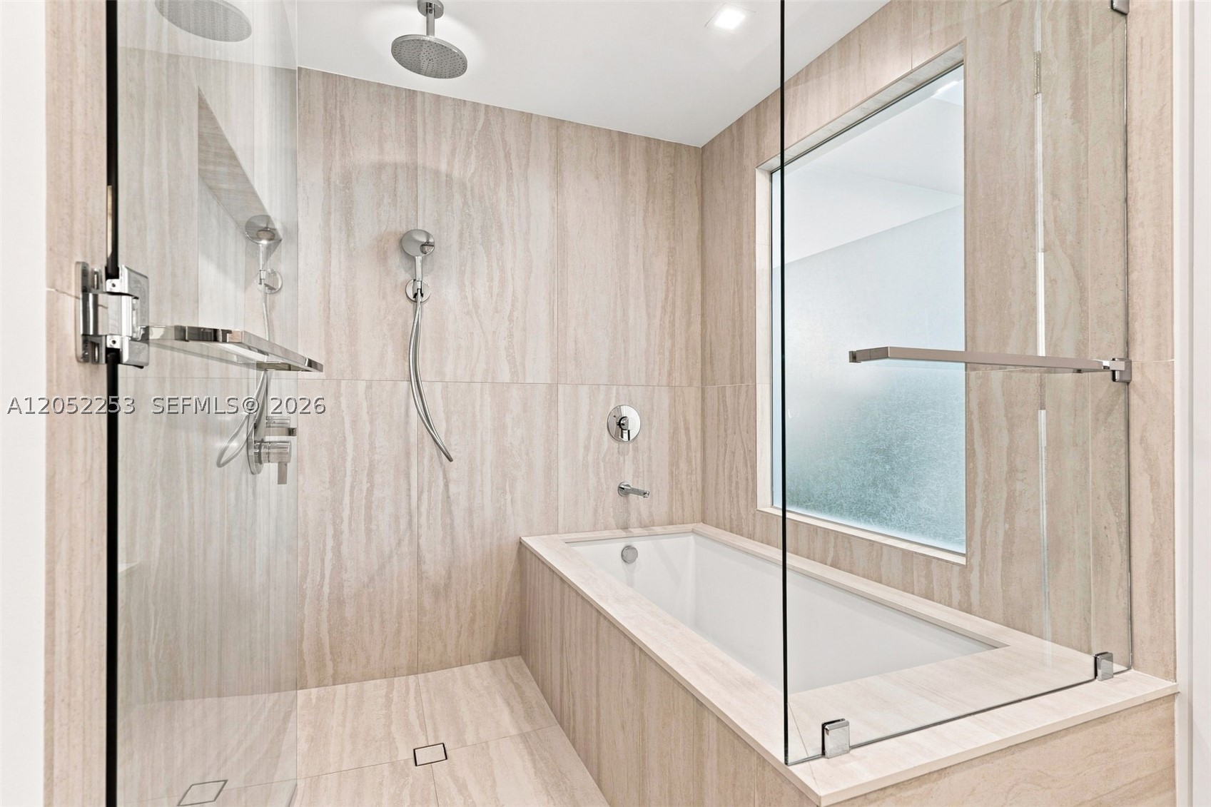2411 Laguna Circle #1704, North Miami FL 33181
