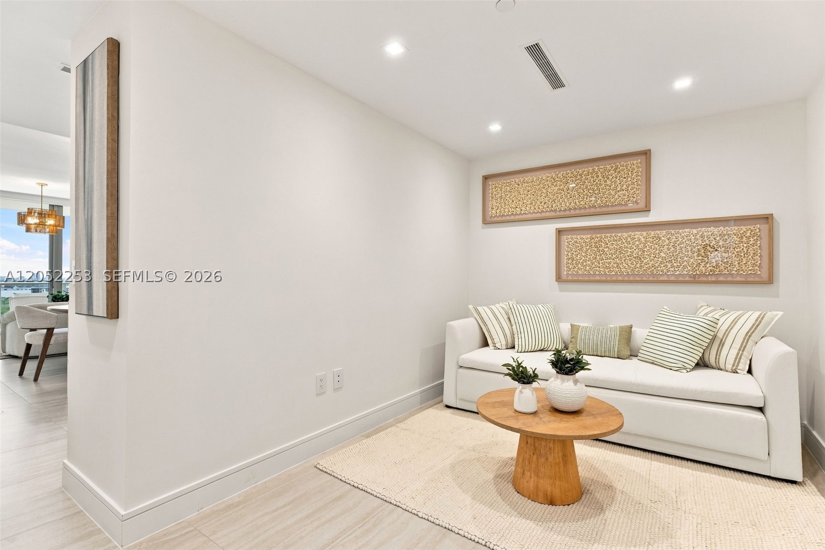 2411 Laguna Circle #1704, North Miami FL 33181