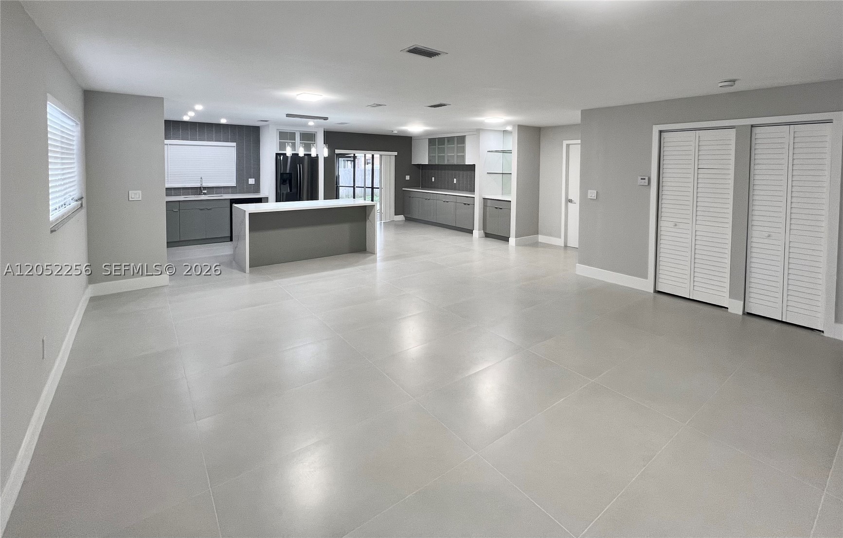 240 SE 7th St, Dania Beach FL 33004
