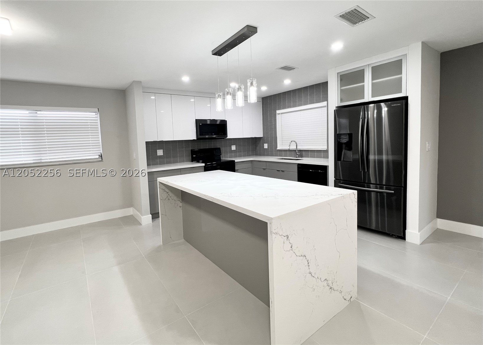 240 SE 7th St, Dania Beach FL 33004
