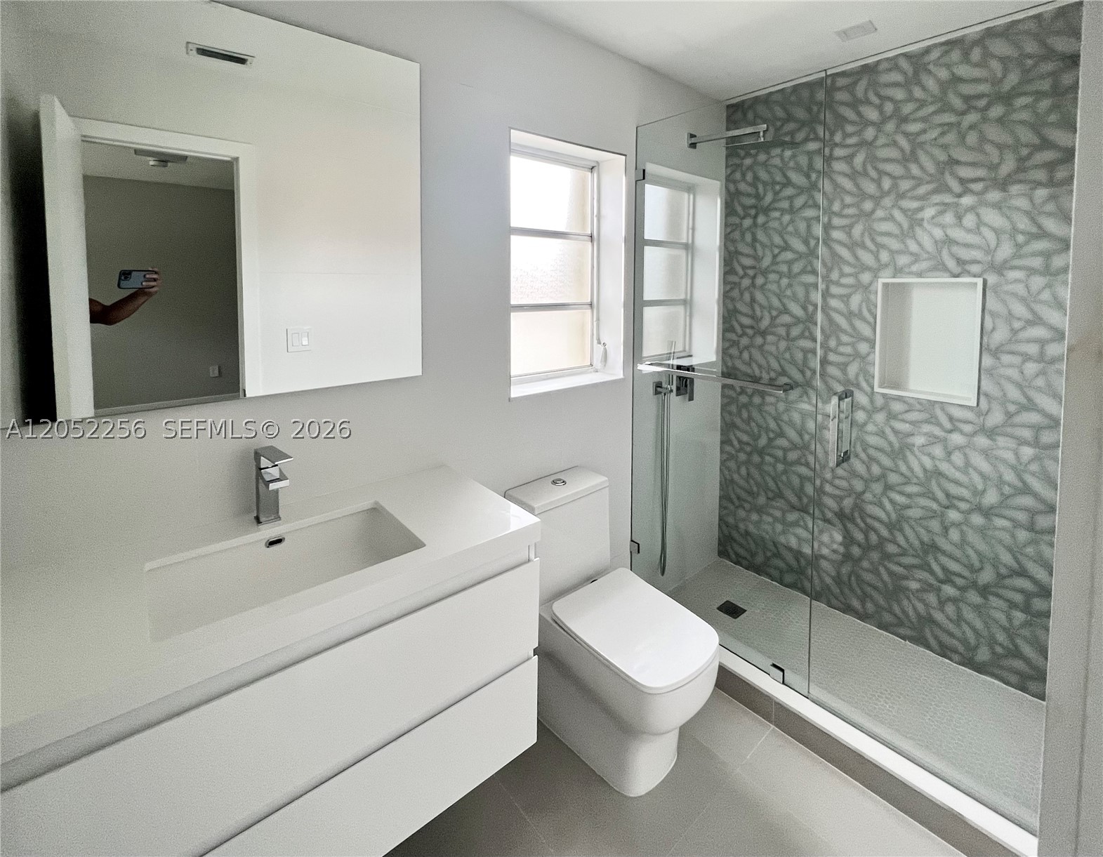 240 SE 7th St, Dania Beach FL 33004