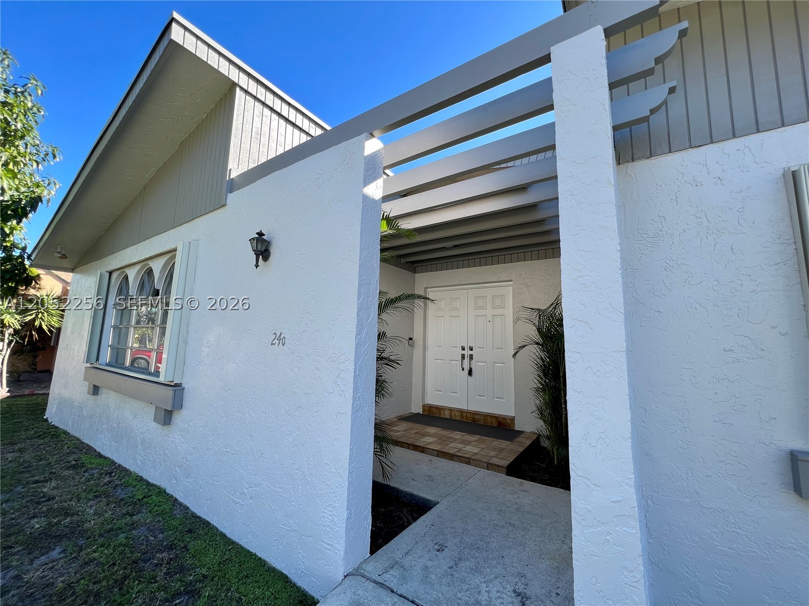 240 SE 7th St, Dania Beach FL 33004