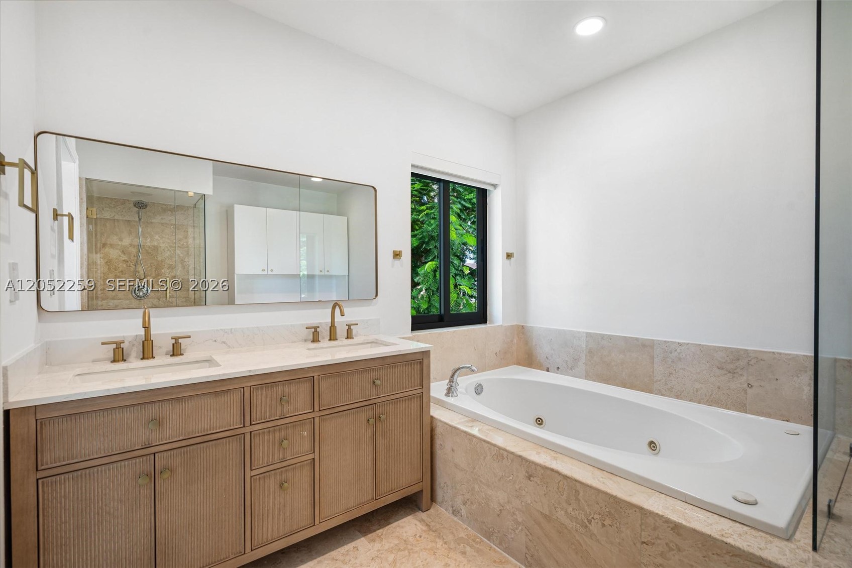 7810 Beachview Dr, North Bay Village FL 33141