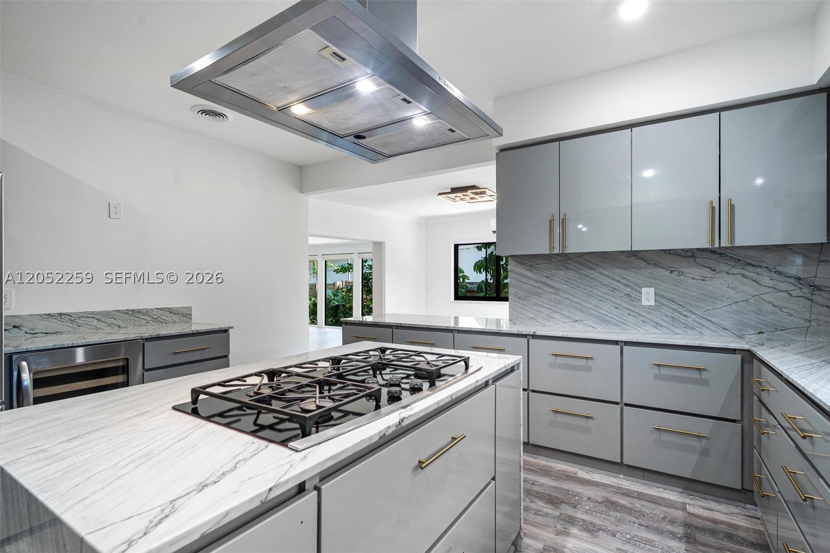 7810 Beachview Dr, North Bay Village FL 33141