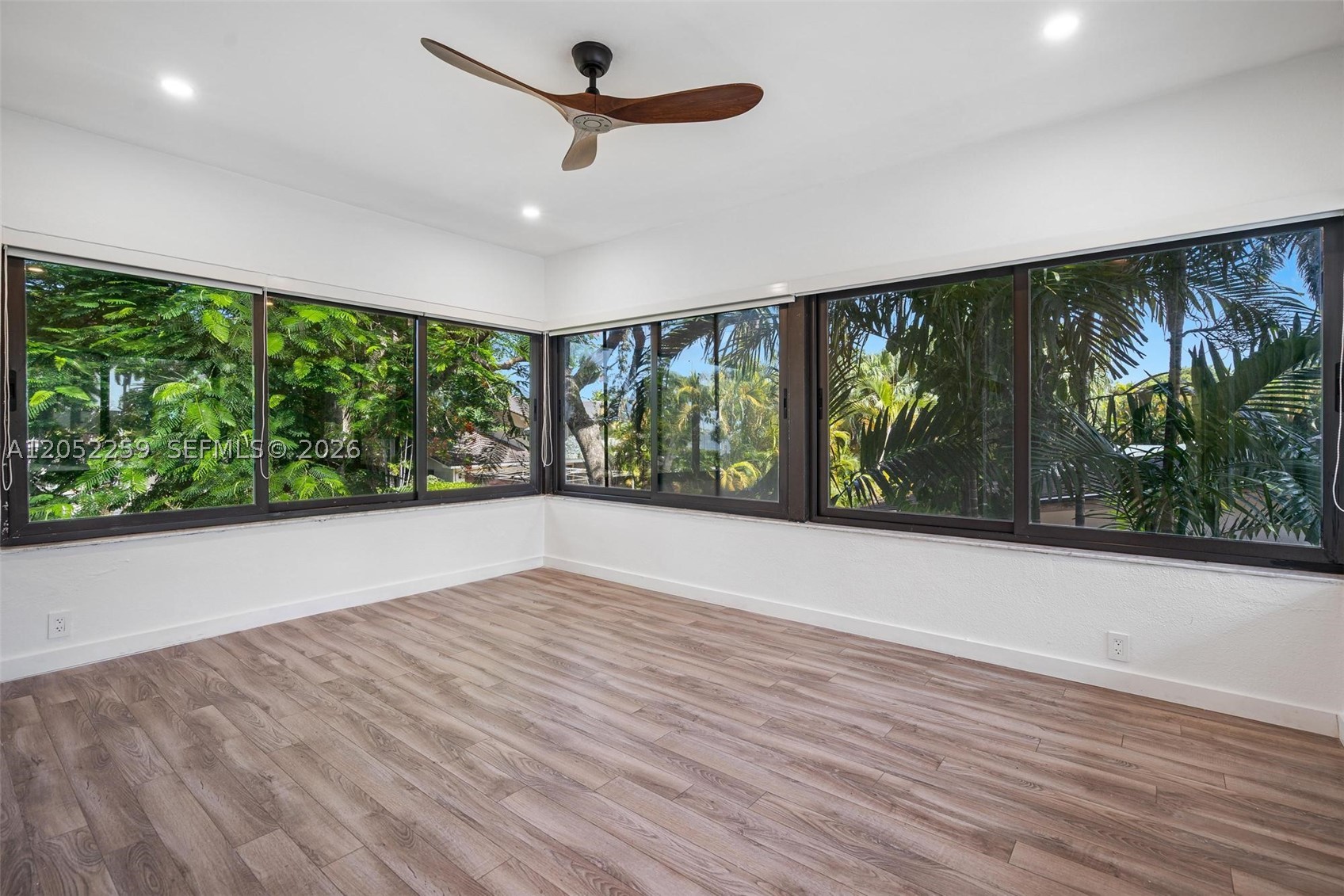 7810 Beachview Dr, North Bay Village FL 33141