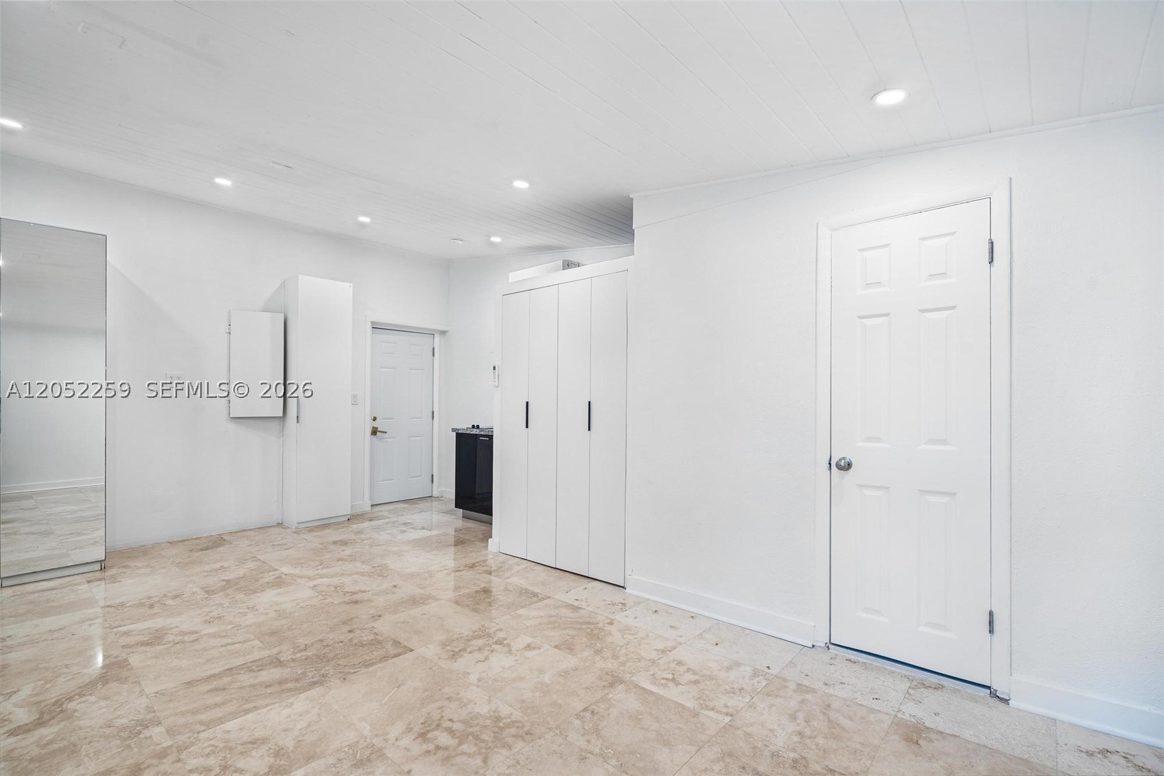 7810 Beachview Dr, North Bay Village FL 33141