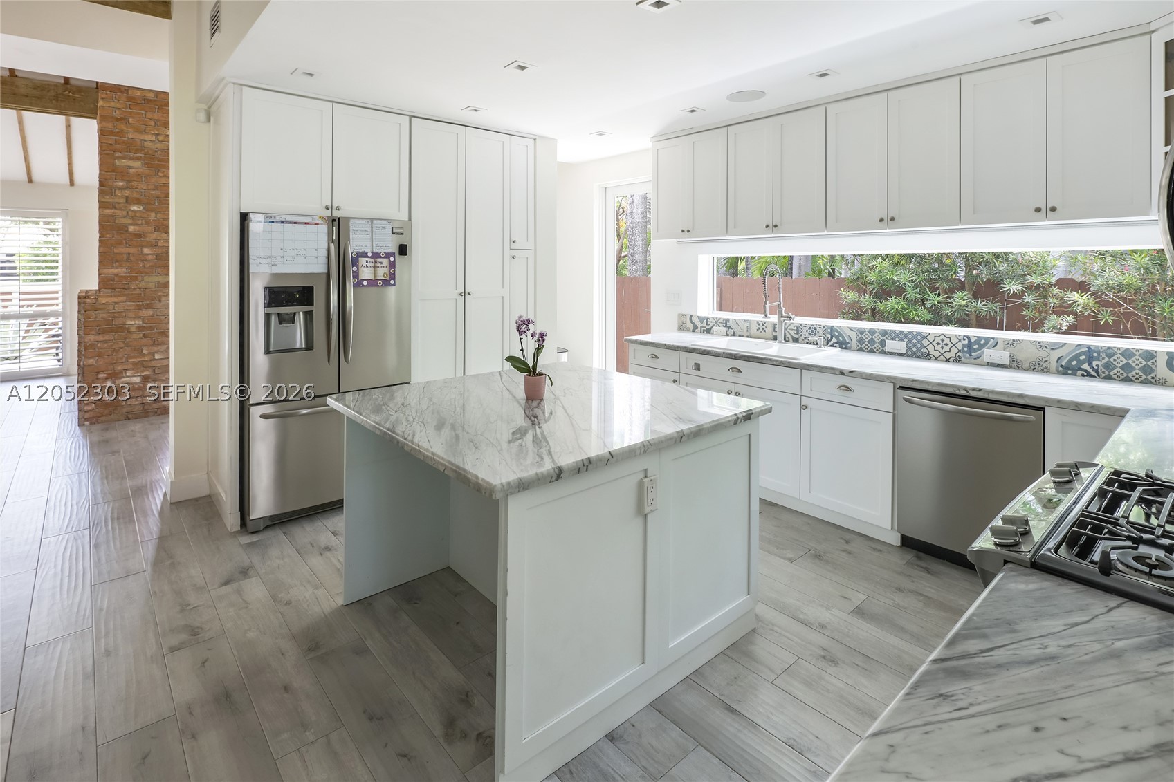 583 W 49th St, Miami Beach FL 33140
