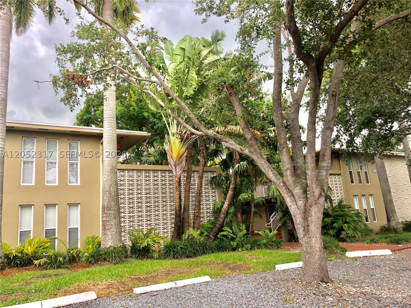 6330 SW 79th St #7, South Miami FL 33143