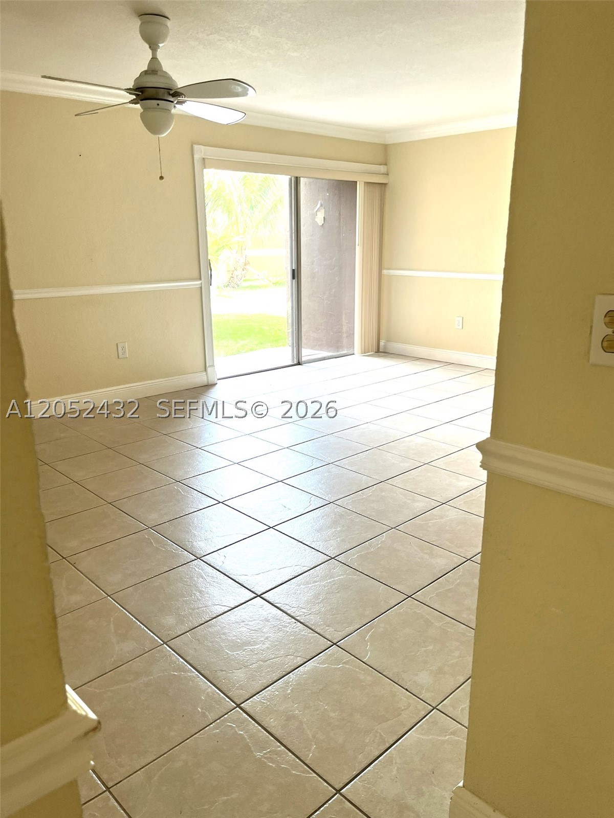 9477 SW 76th St #O4, Miami FL 33173