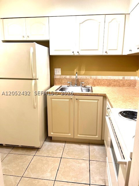 9477 SW 76th St #O4, Miami FL 33173