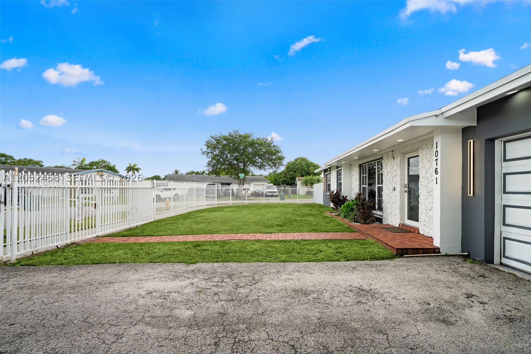 10761 SW 153rd St, Miami FL 33157