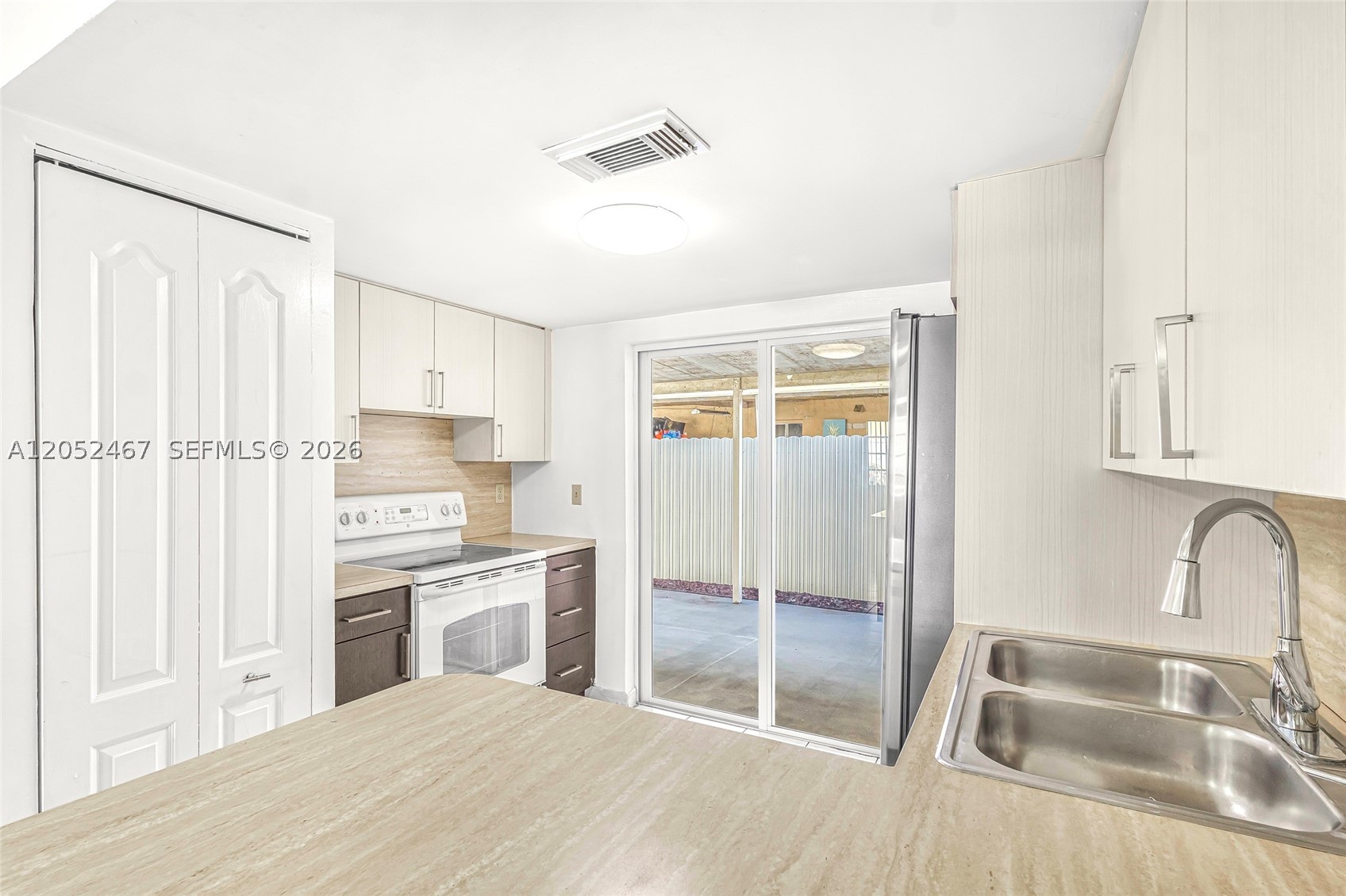 2228 W 74th St #102-13, Hialeah FL 33016