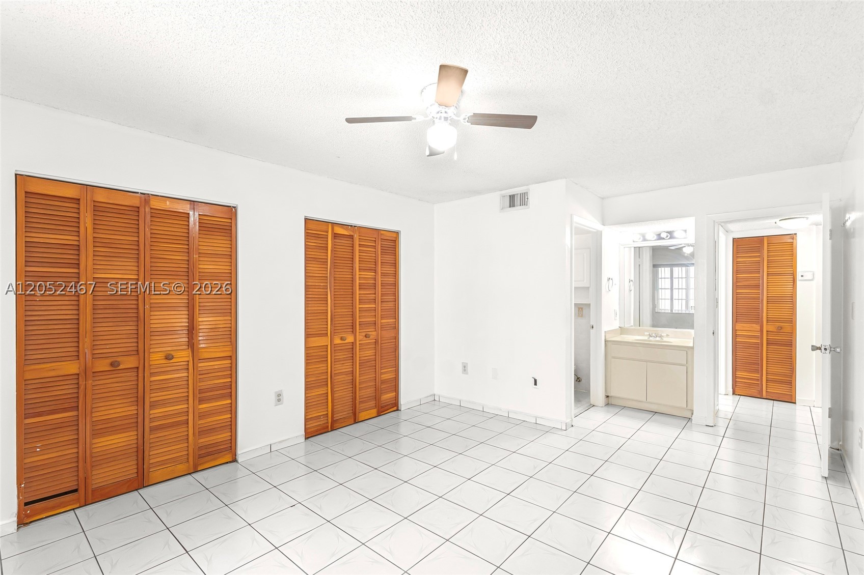 2228 W 74th St #102-13, Hialeah FL 33016