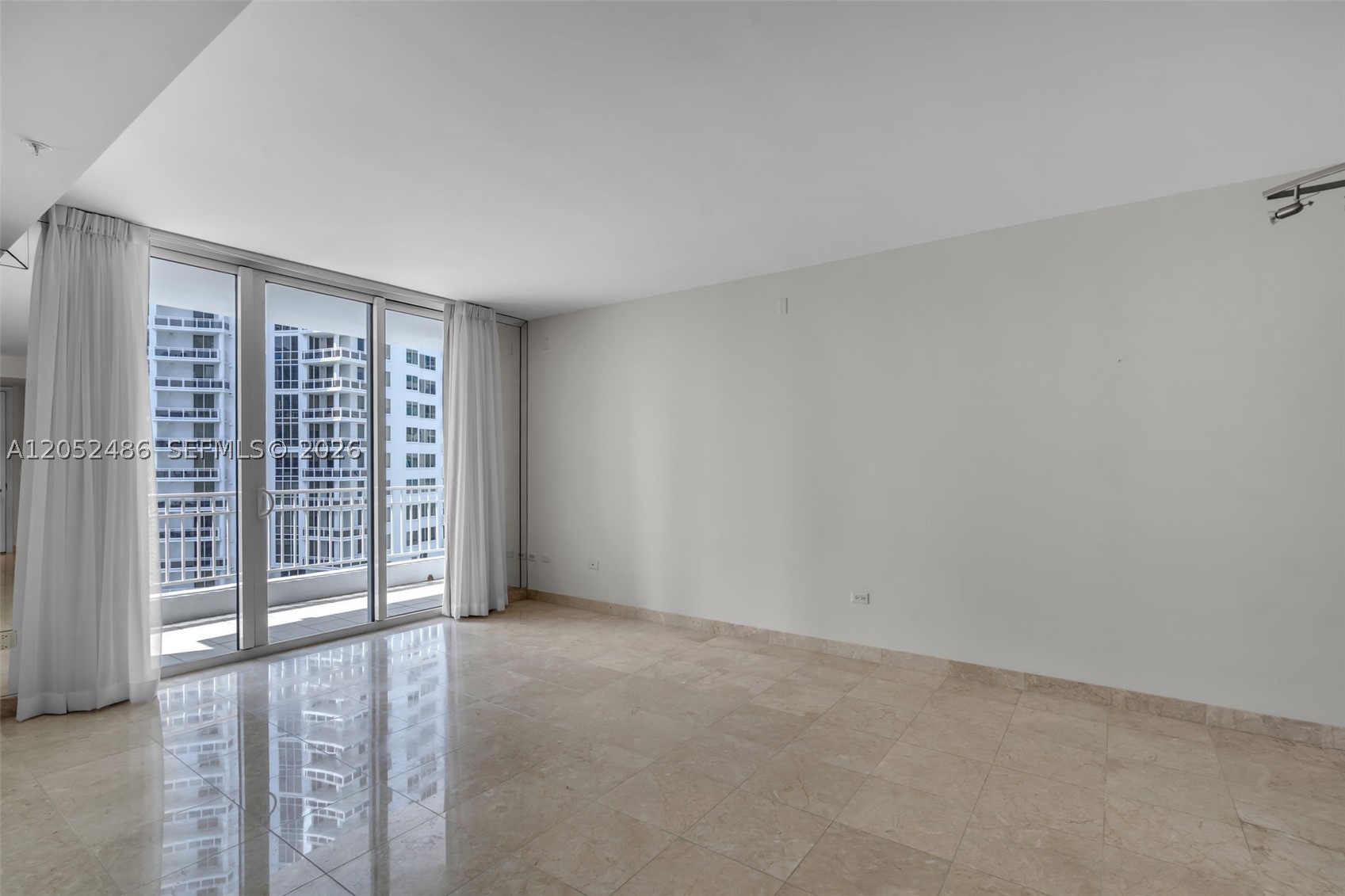 801 Brickell Key Blvd #2108, Miami FL 33131