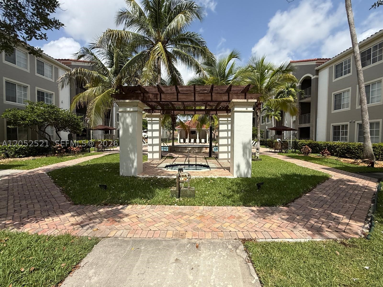 6861 SW 44th St #205, Miami FL 33155