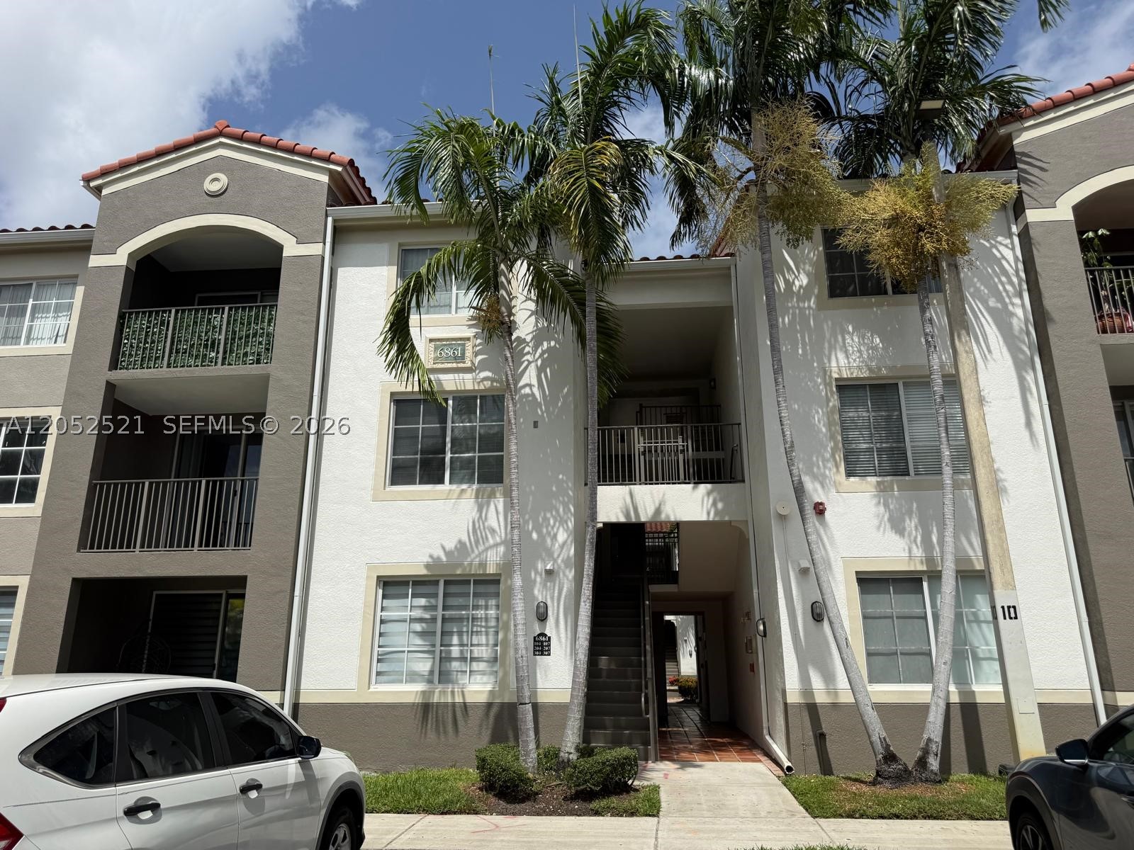 6861 SW 44th St #205, Miami FL 33155