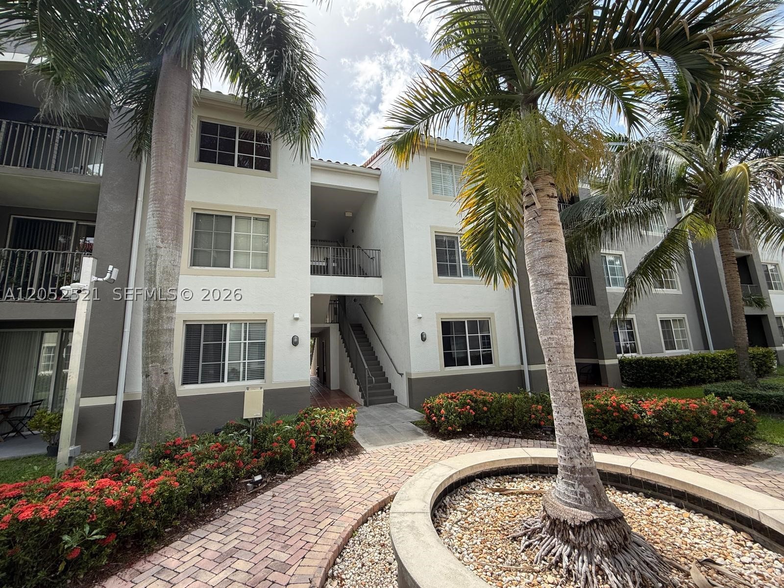 6861 SW 44th St #205, Miami FL 33155