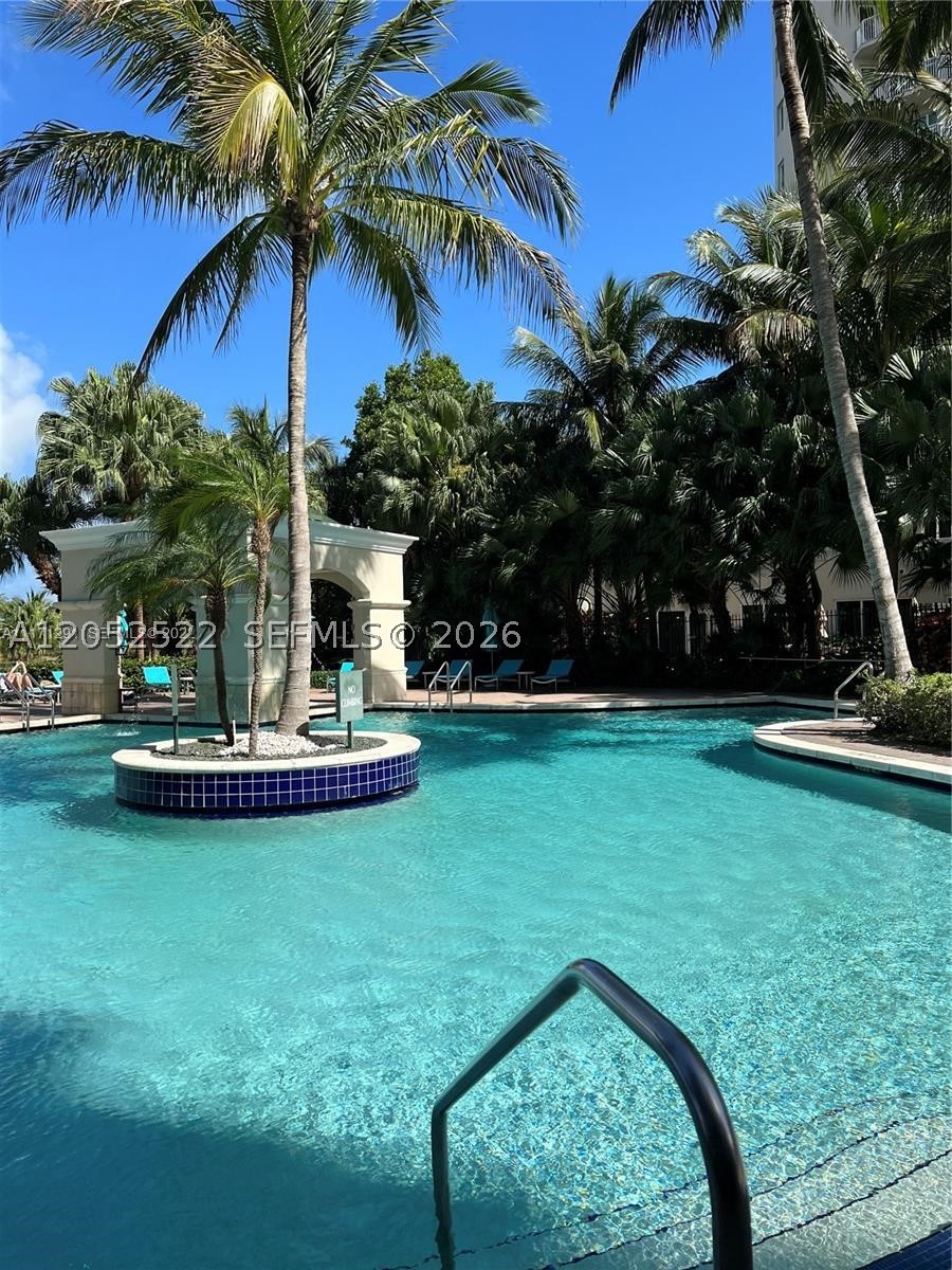 19501 W Country Club Dr #1615, Aventura FL 33180