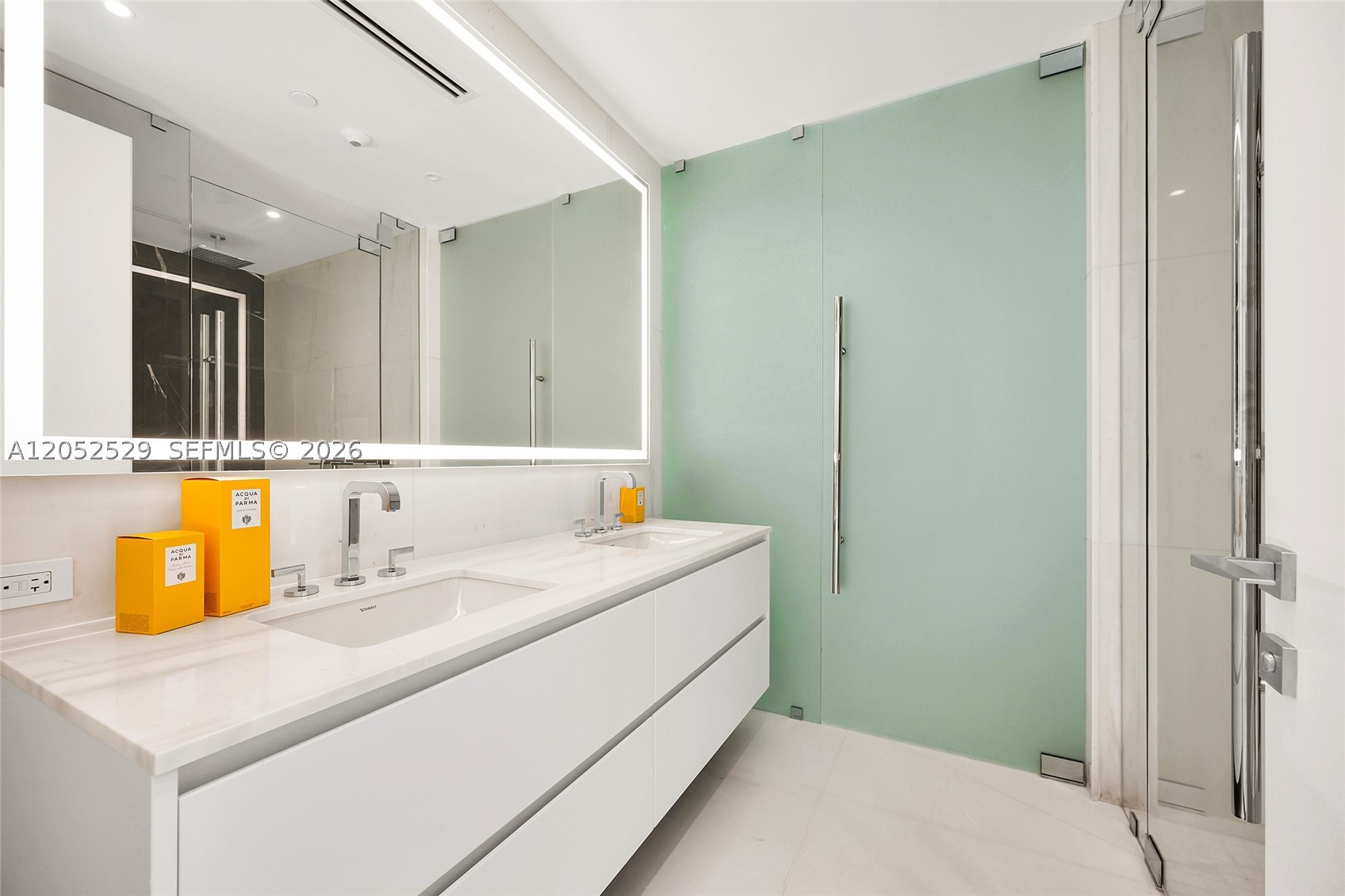 300 Biscayne Boulevard Way #1705W, Miami FL 33131