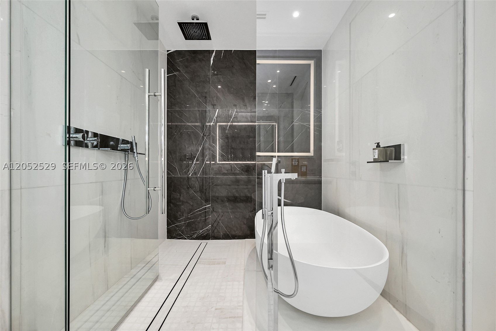 300 Biscayne Boulevard Way #1705W, Miami FL 33131