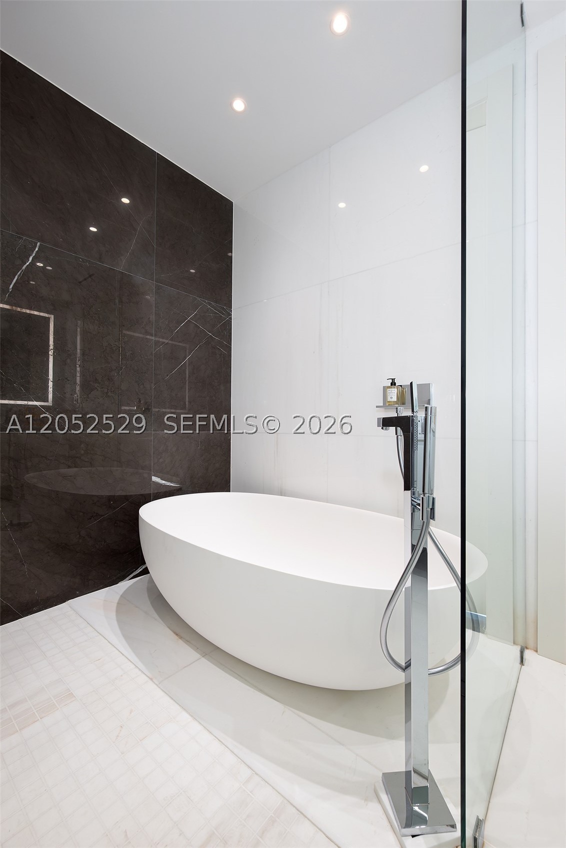 300 Biscayne Boulevard Way #1705W, Miami FL 33131