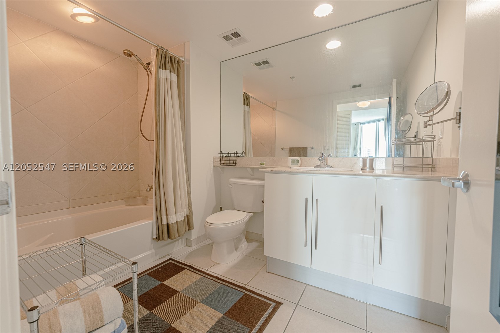325 S Biscayne Blvd #2119, Miami FL 33131