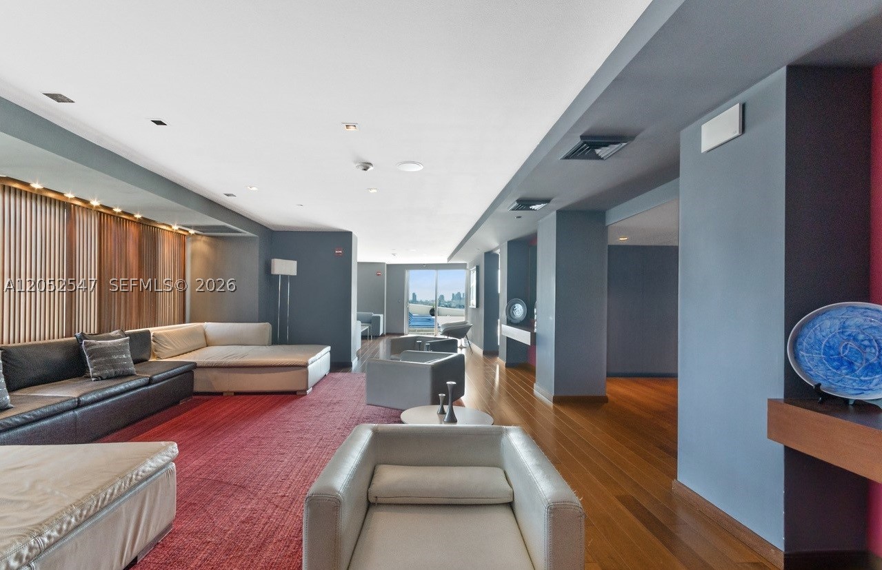 325 S Biscayne Blvd #2119, Miami FL 33131