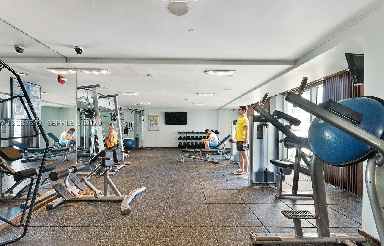 325 S Biscayne Blvd #2119, Miami FL 33131