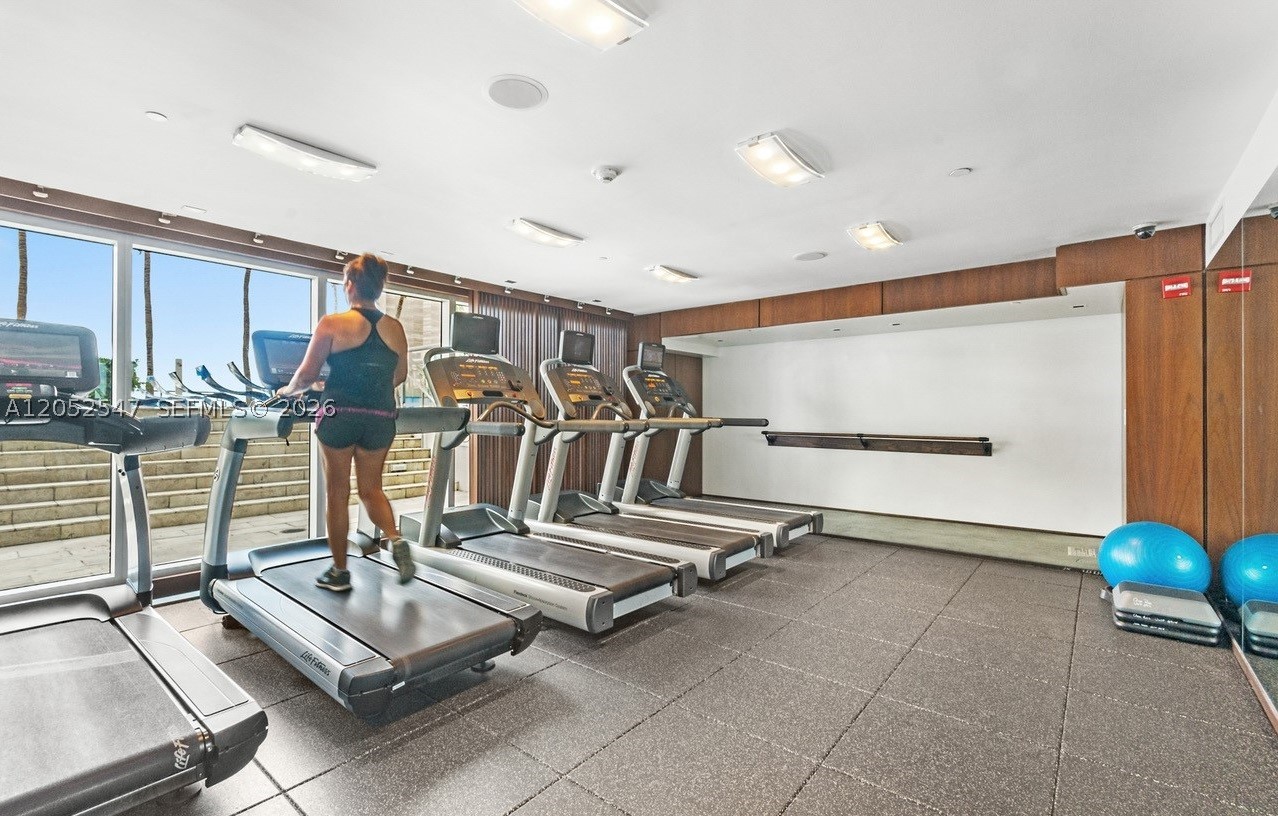 325 S Biscayne Blvd #2119, Miami FL 33131
