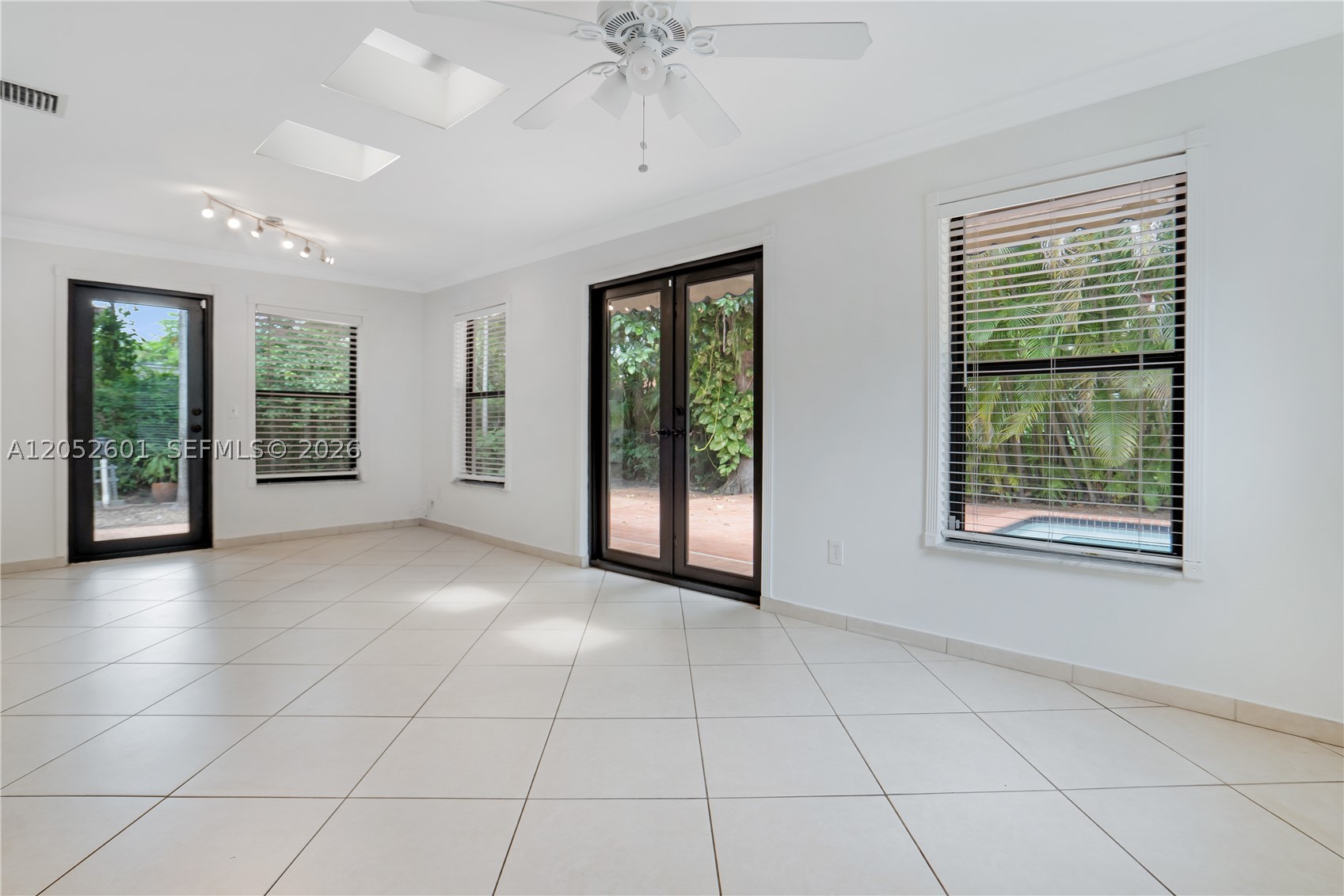 8045 SW 62nd Ct, Miami FL 33143