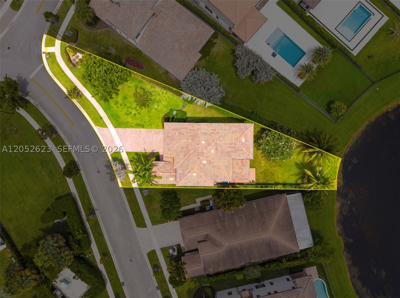 11326 SW 12th St, Pembroke Pines FL 33025