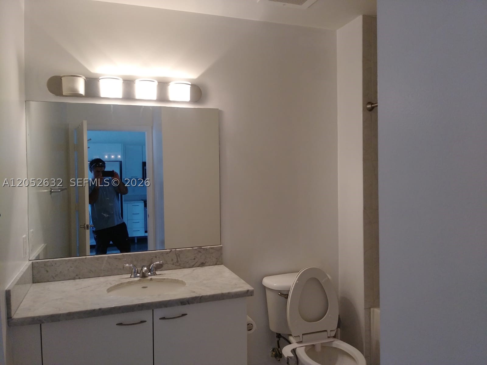 133 NE 2nd Ave #2204, Miami FL 33132