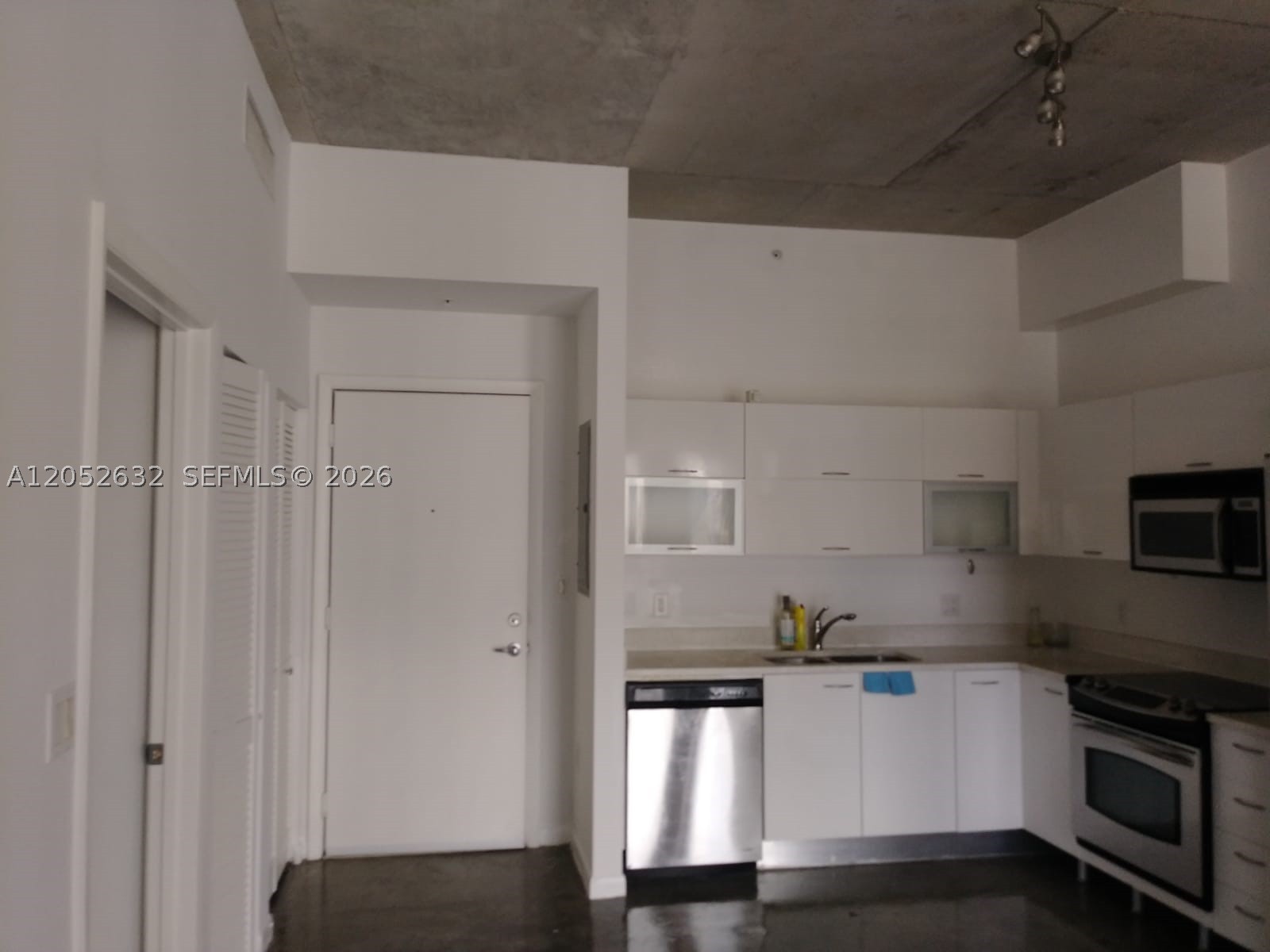 133 NE 2nd Ave #2204, Miami FL 33132