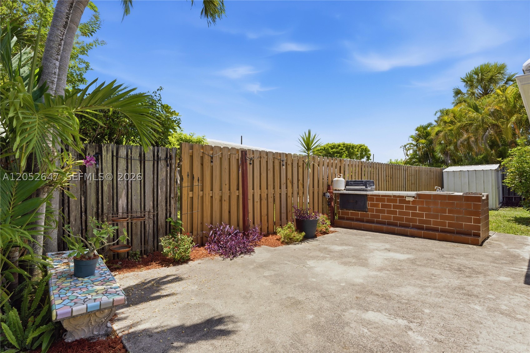 8 Castle Harbor Is, Fort Lauderdale FL 33308