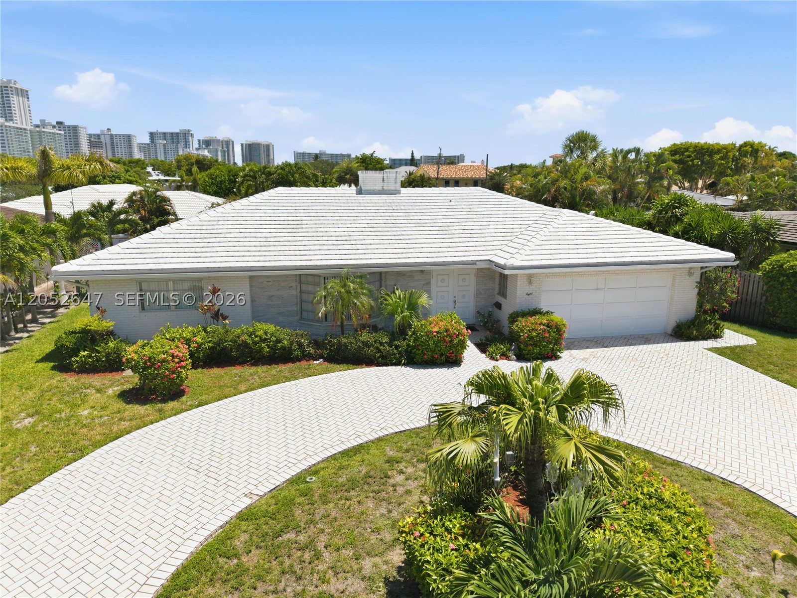 8 Castle Harbor Is, Fort Lauderdale FL 33308