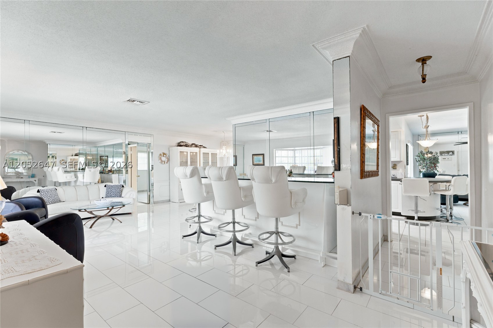 8 Castle Harbor Is, Fort Lauderdale FL 33308