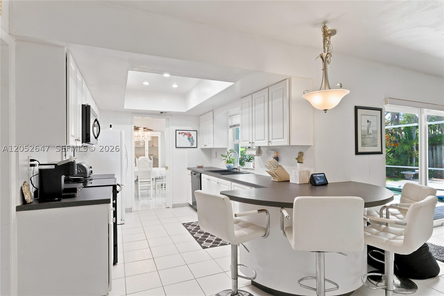 8 Castle Harbor Is, Fort Lauderdale FL 33308