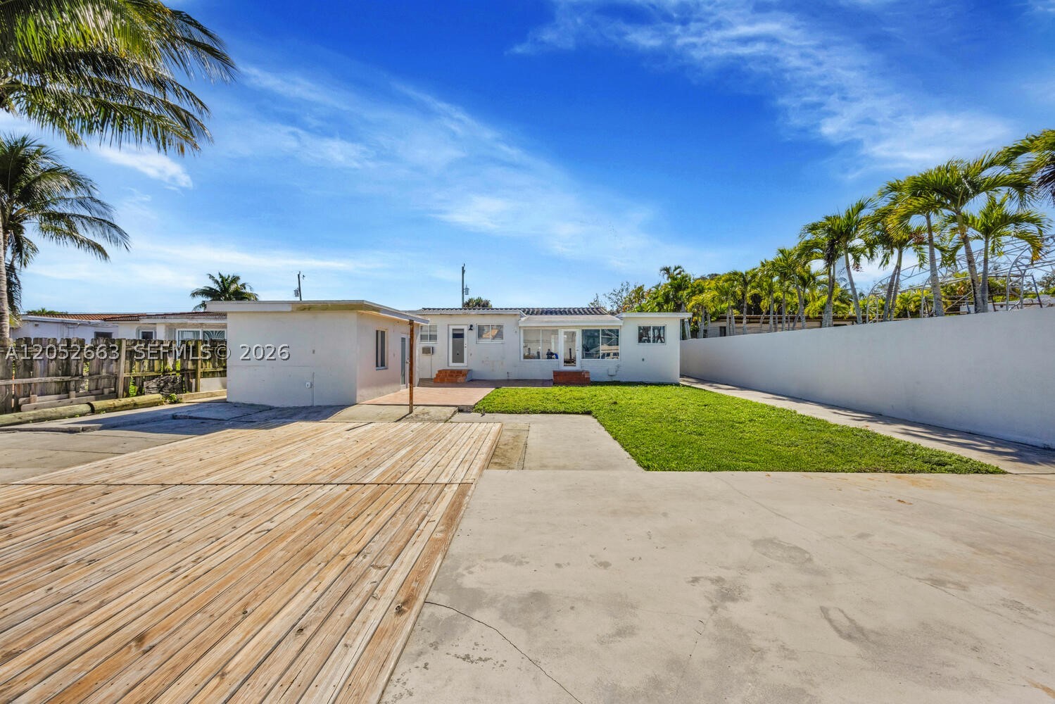3551 NW 20th St, Miami FL 33142