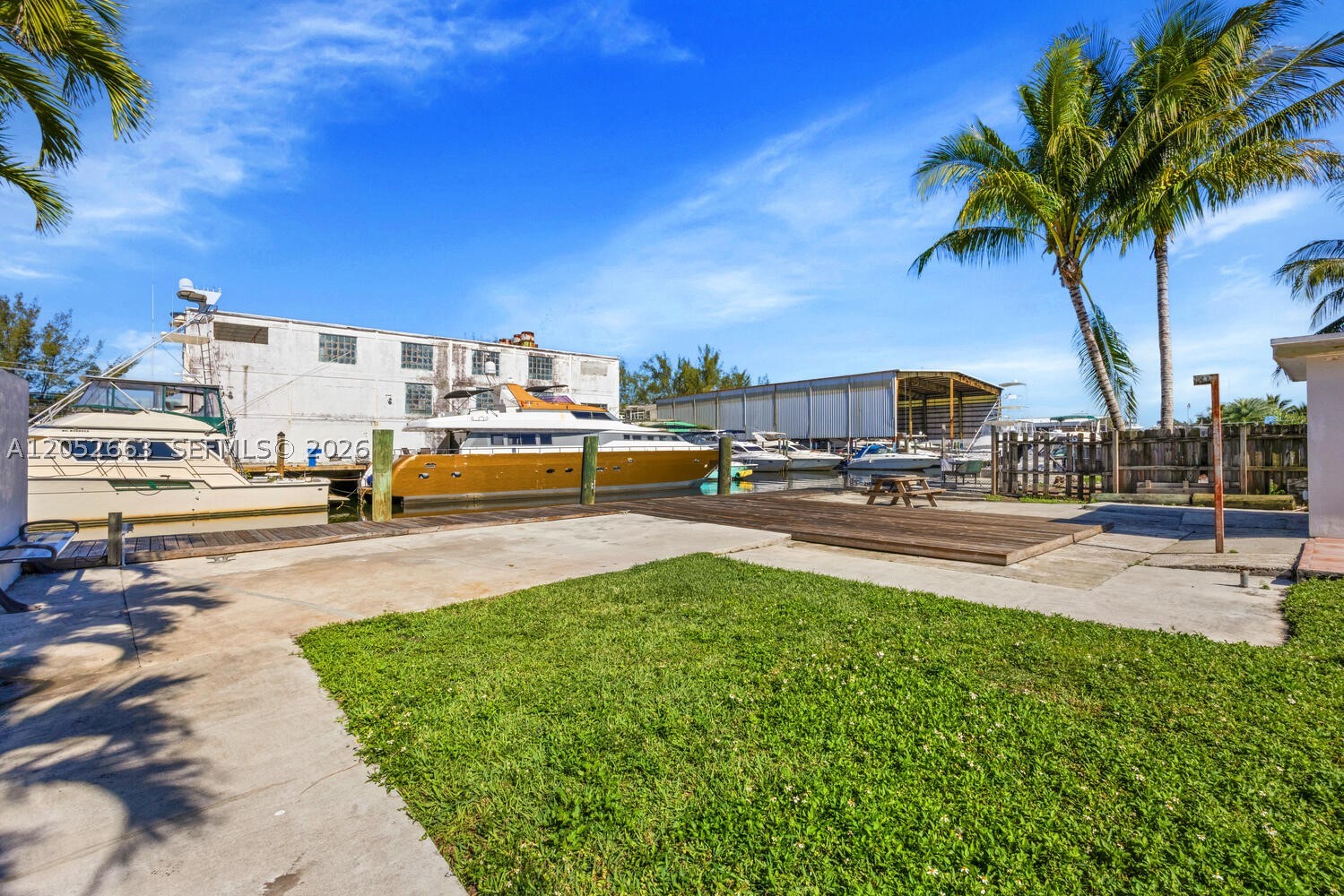 3551 NW 20th St, Miami FL 33142