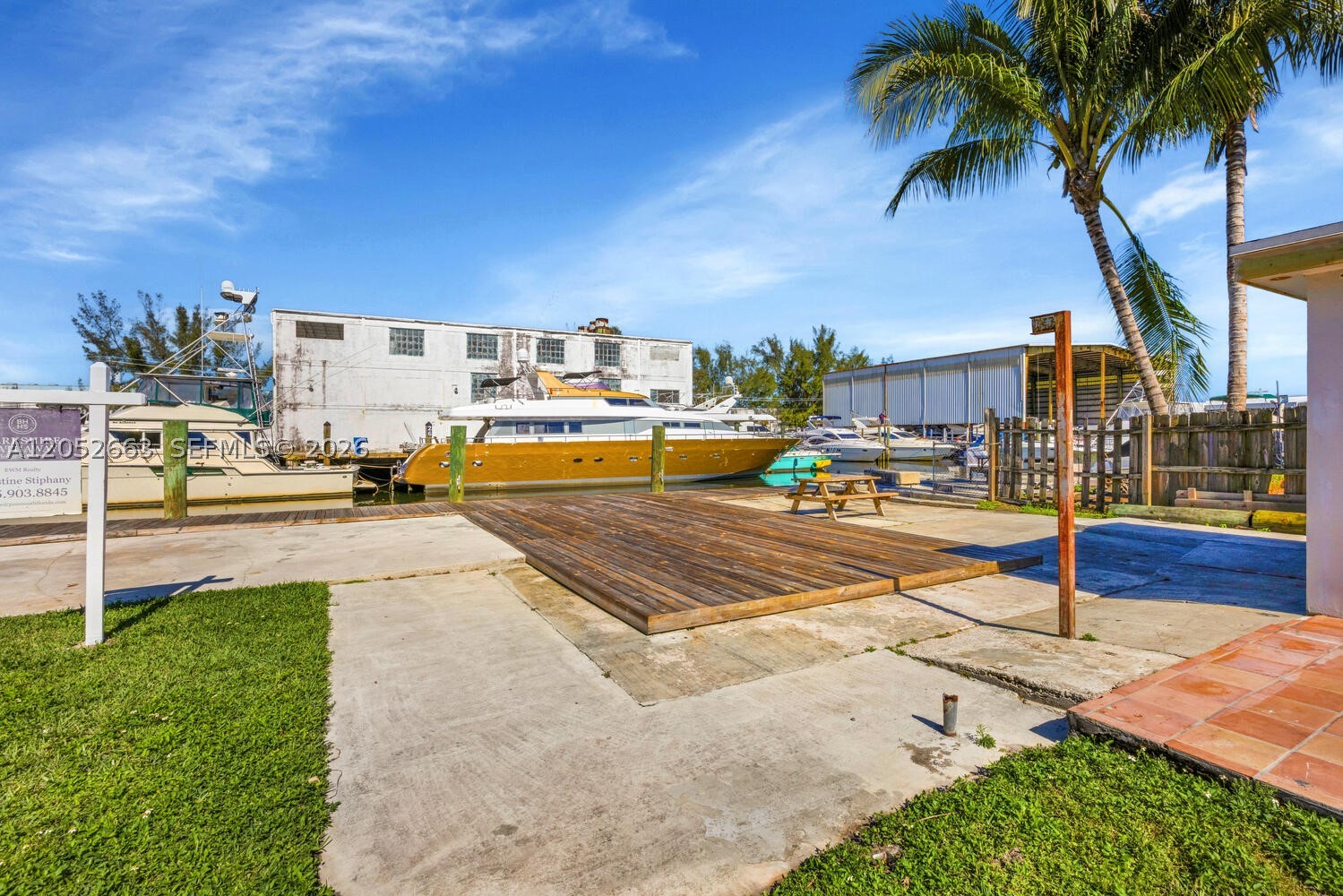 3551 NW 20th St, Miami FL 33142