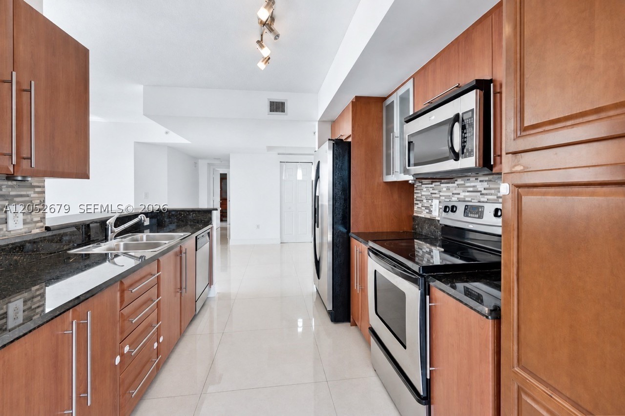 3232 SW 22nd St #1701, Miami FL 33145