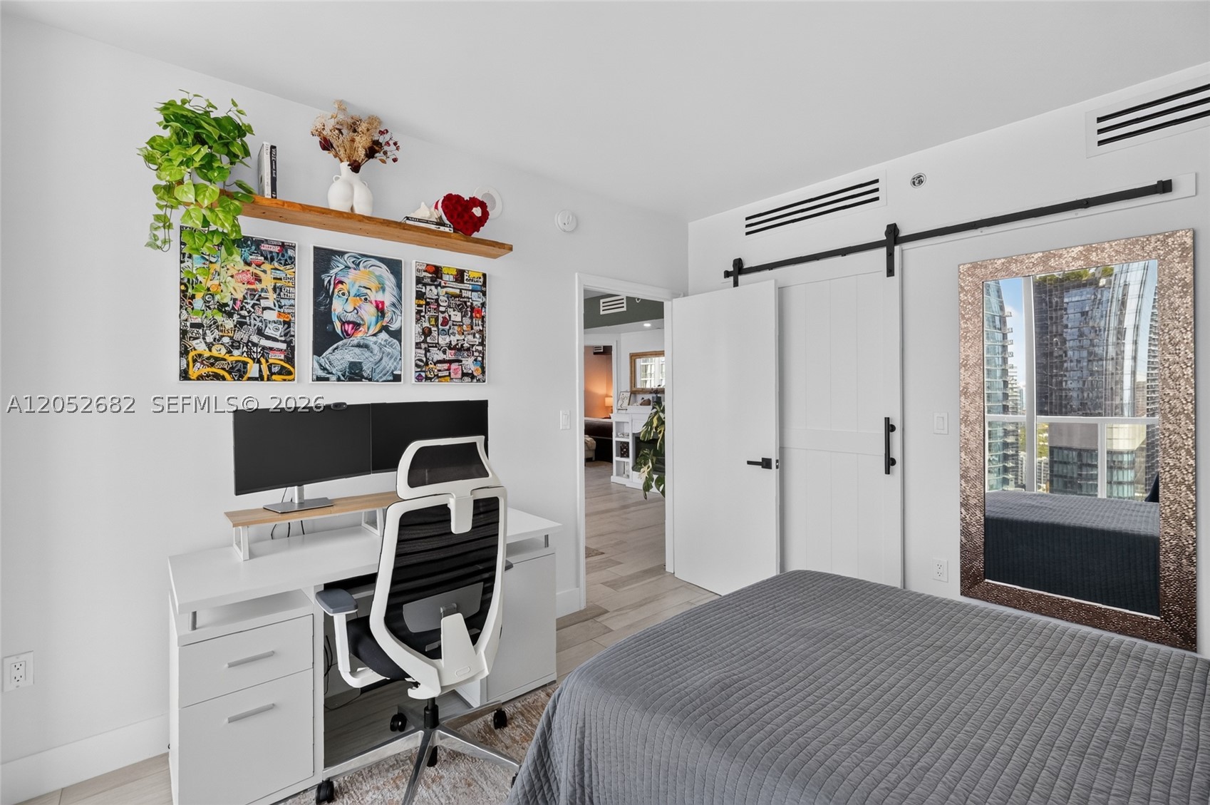 55 SE 6th St #3802, Miami FL 33131