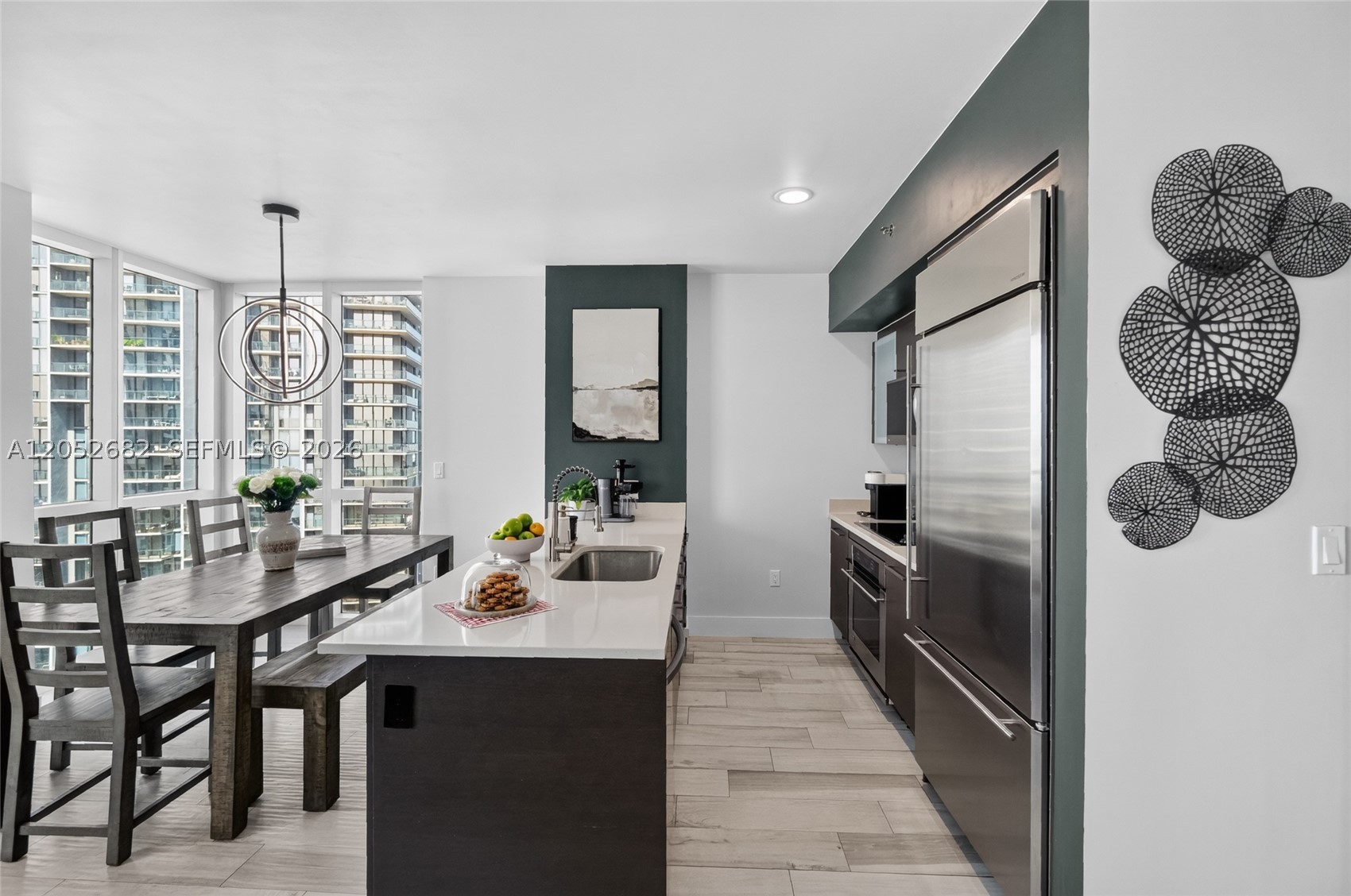 55 SE 6th St #3802, Miami FL 33131