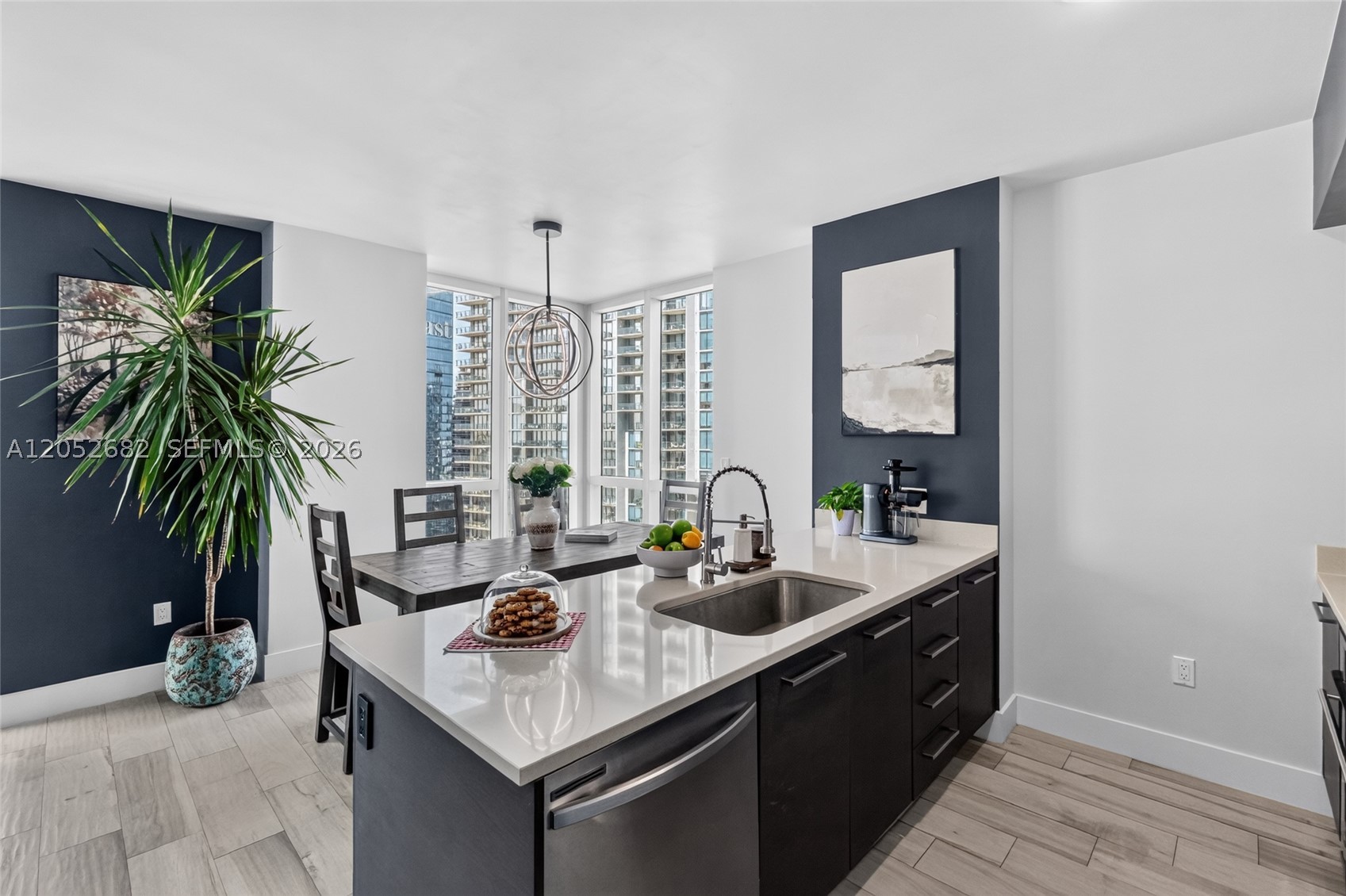 55 SE 6th St #3802, Miami FL 33131