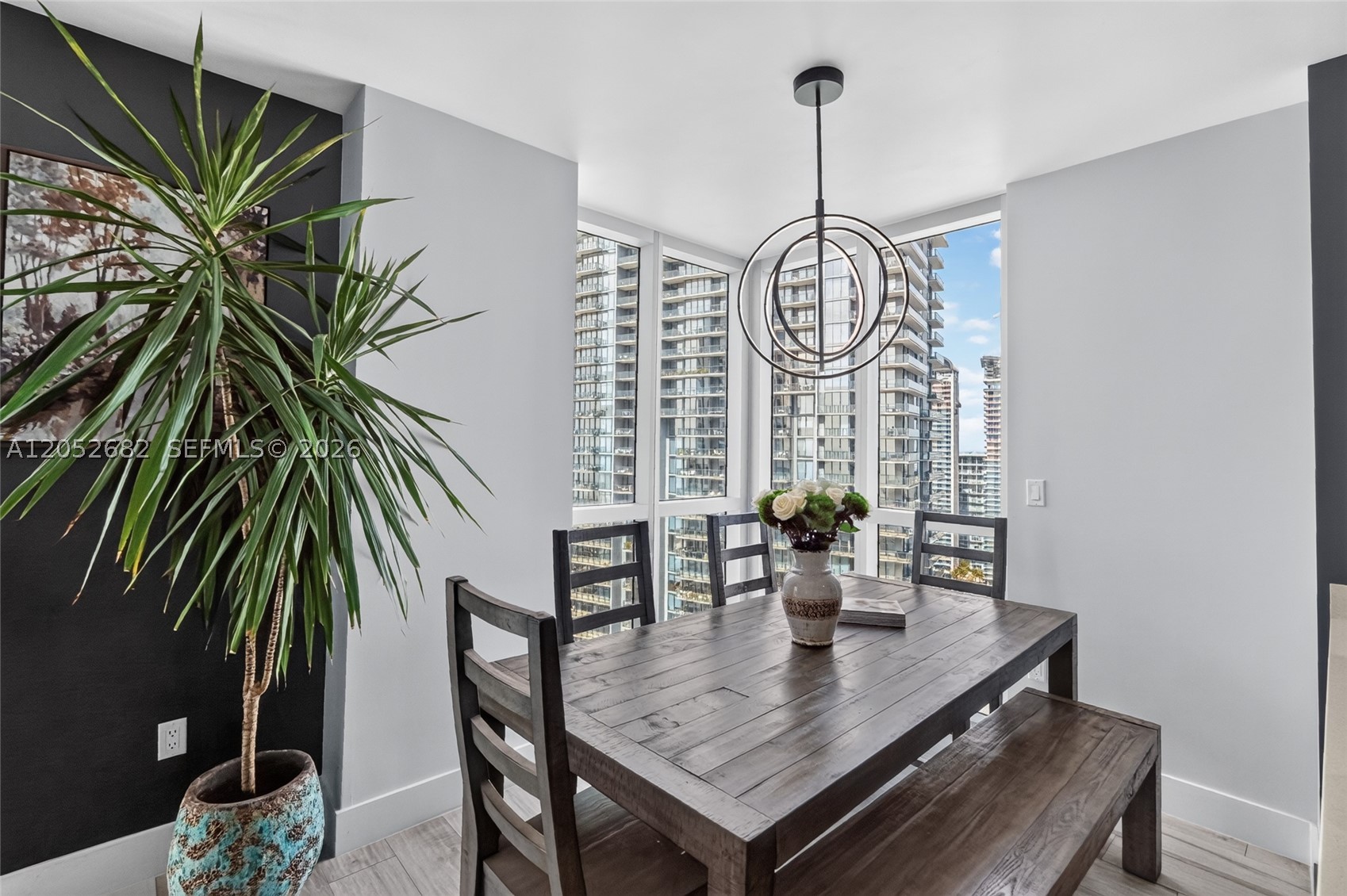 55 SE 6th St #3802, Miami FL 33131