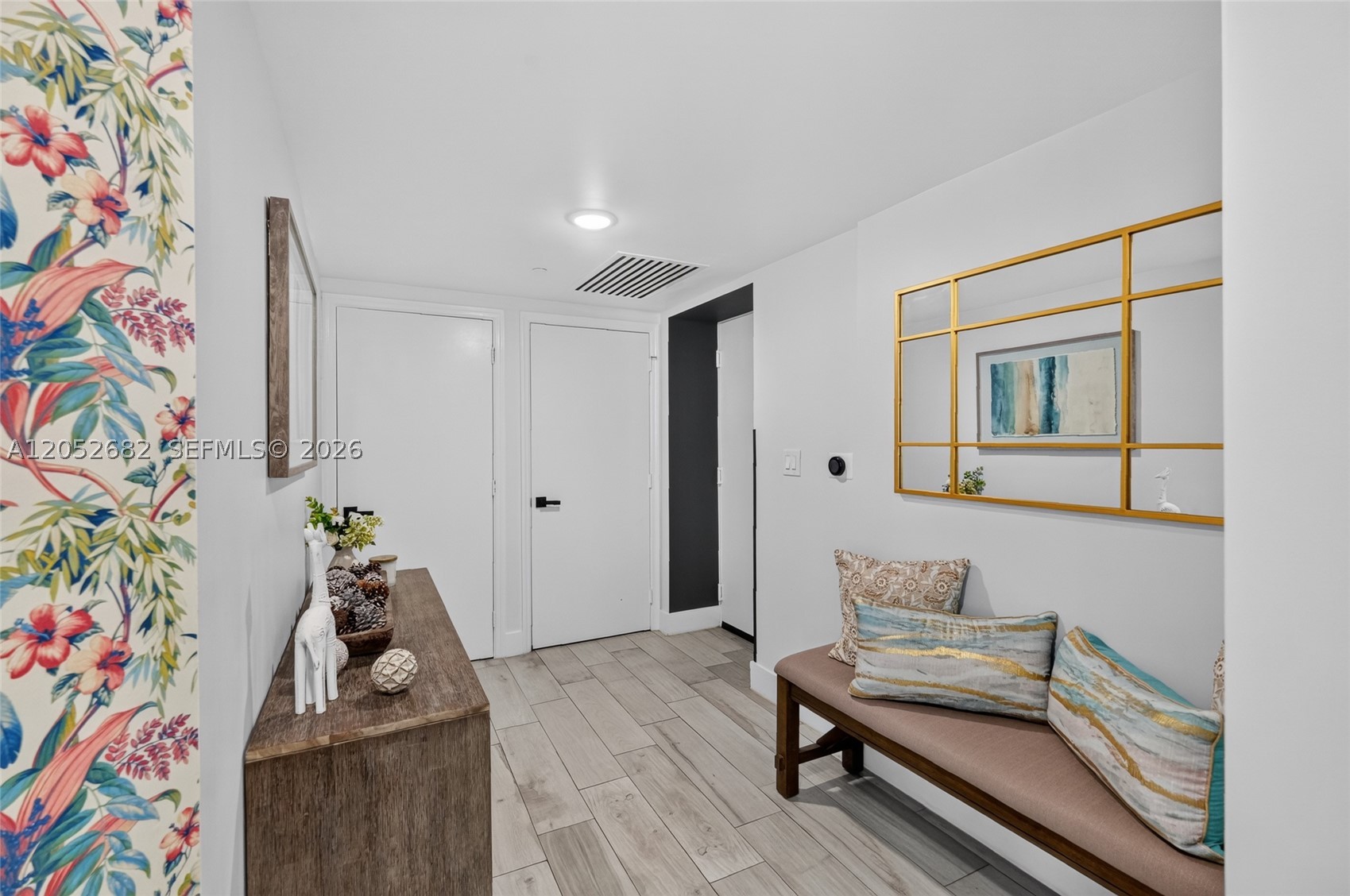 55 SE 6th St #3802, Miami FL 33131
