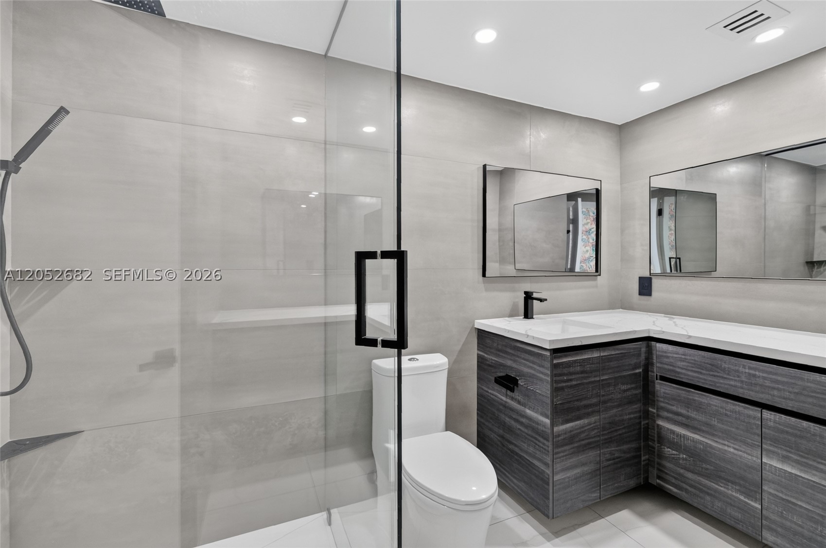 55 SE 6th St #3802, Miami FL 33131
